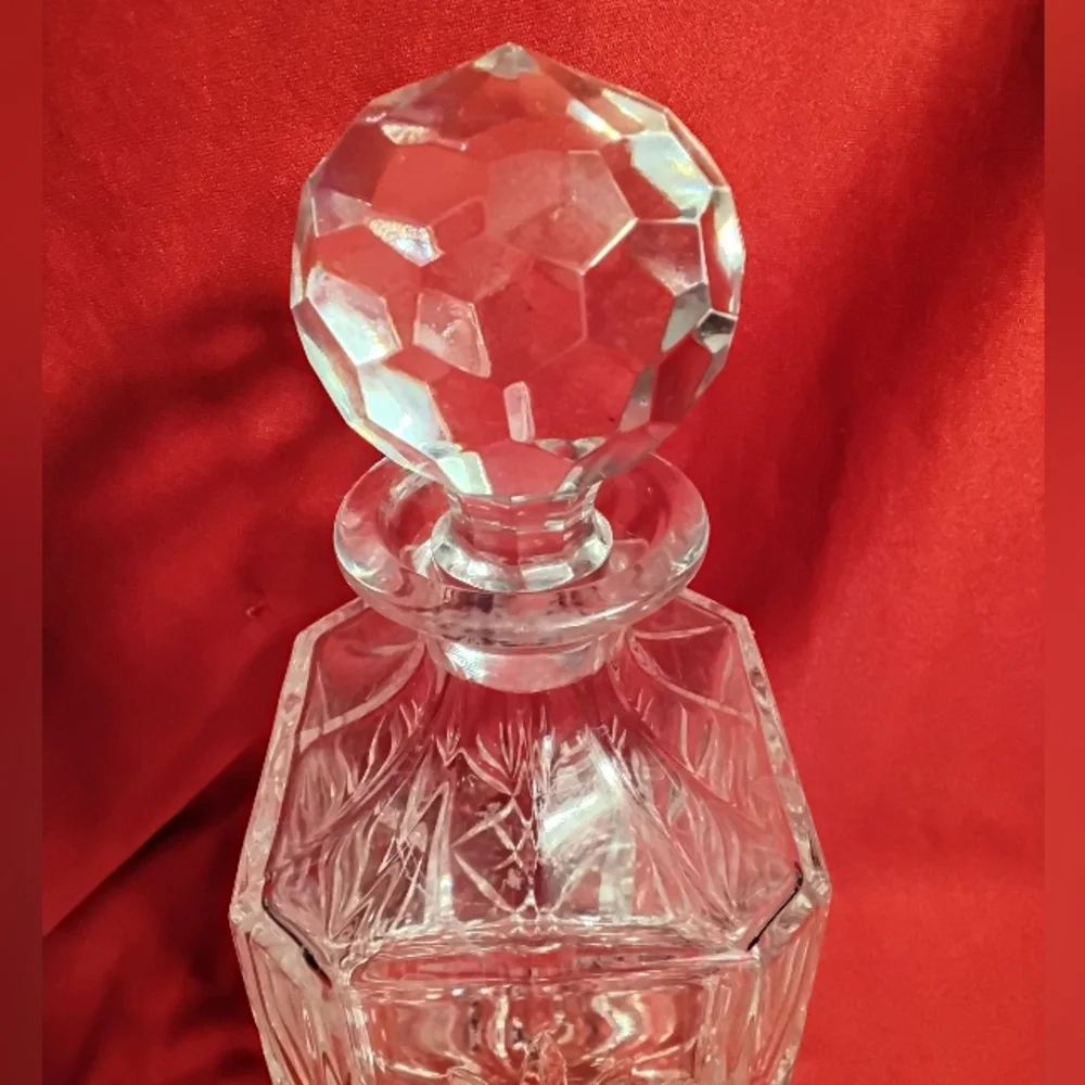 Atlantis Miguel Square Cut Crystal Decanter W/multifaceted Crystal Stopper